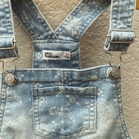 Epic Threads Blue Faded Denim Overall Dress - 2T - Picture 4 of 4